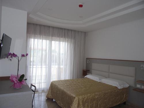 Il Girasole Hotel Terracina Bagian luar foto
