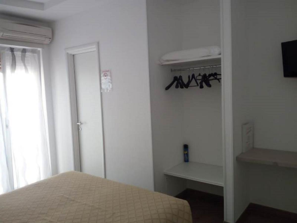 Il Girasole Hotel Terracina Bagian luar foto