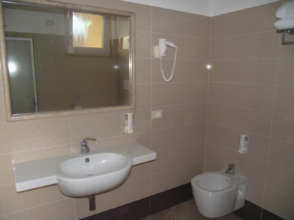 Il Girasole Hotel Terracina Ruang foto