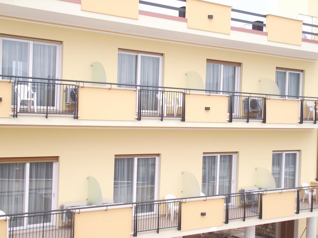 Il Girasole Hotel Terracina Bagian luar foto
