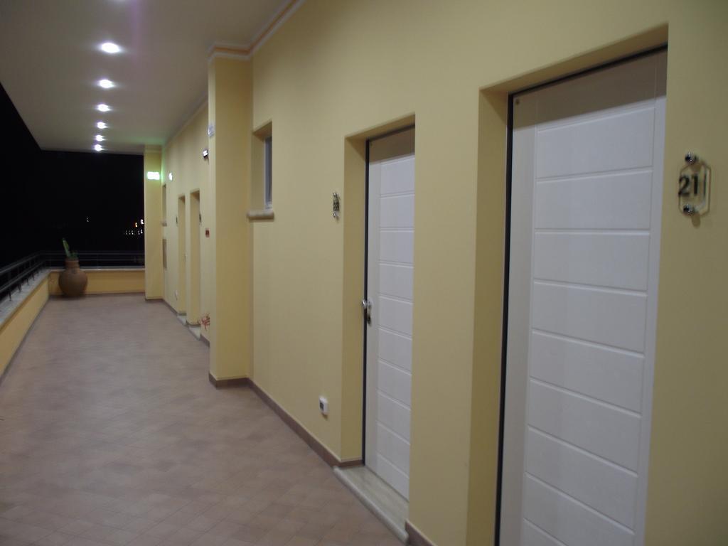 Il Girasole Hotel Terracina Bagian luar foto