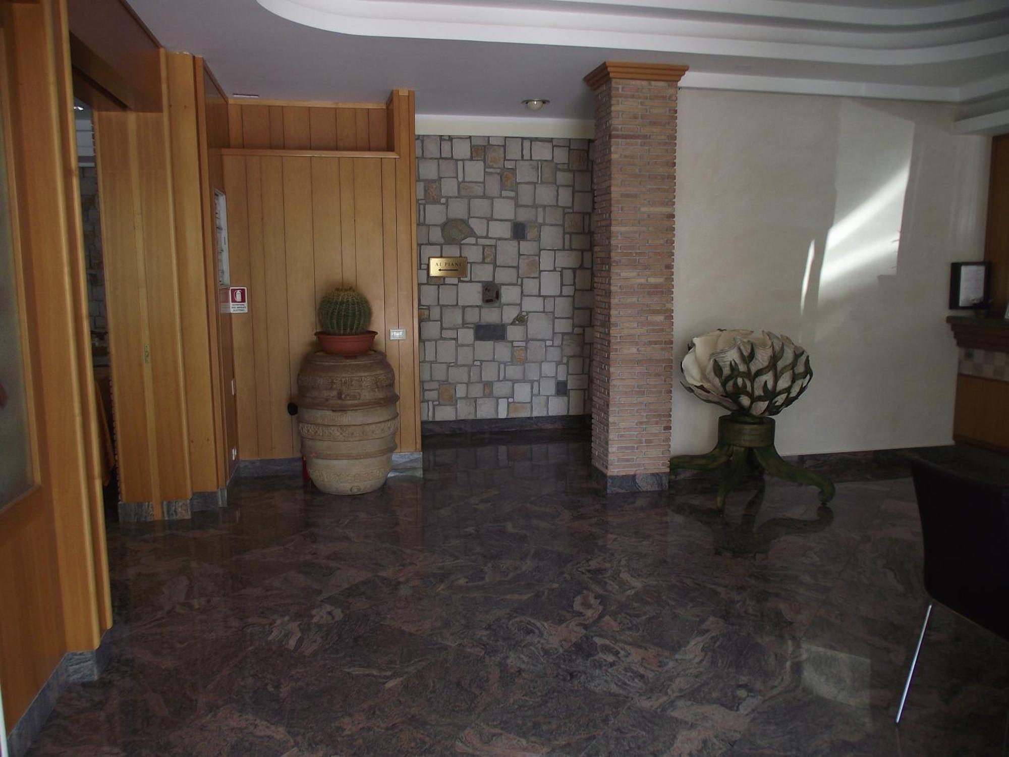 Il Girasole Hotel Terracina Bagian luar foto