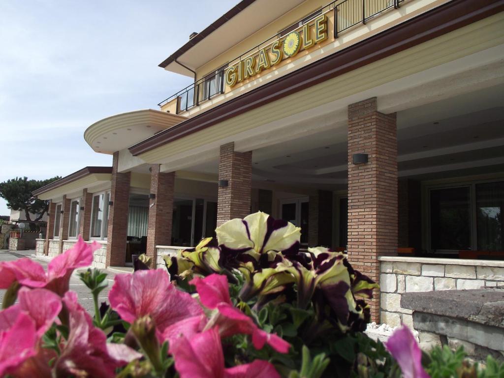 Il Girasole Hotel Terracina Bagian luar foto