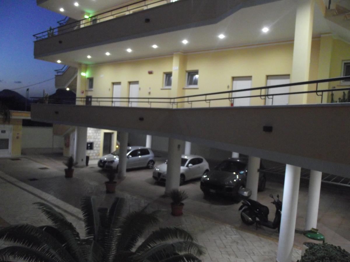 Il Girasole Hotel Terracina Bagian luar foto